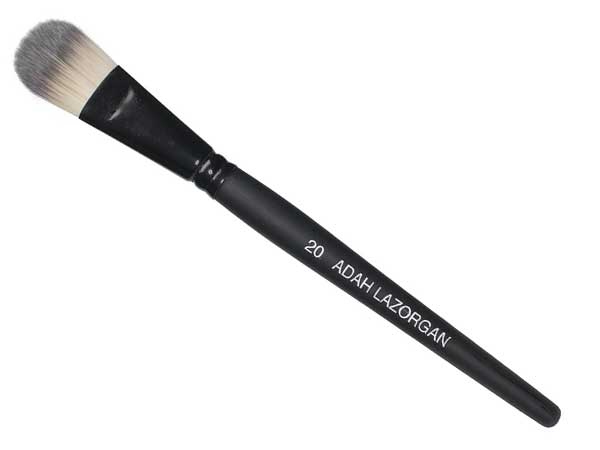 מברשת מייקאפ שטוחה מס׳ 20 לאיפור מקצועי מבית עדה לזורגן