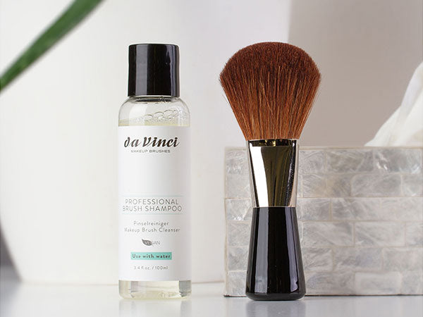 שמפו מקצועי לניקוי מברשות איפור של דה וינצ׳י