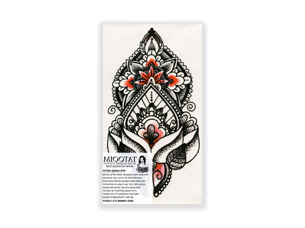 תעתוע קעקוע זמני בינוני שחור לבן ליד מנדלה מוארכת אדום פרחים דמוי חינה