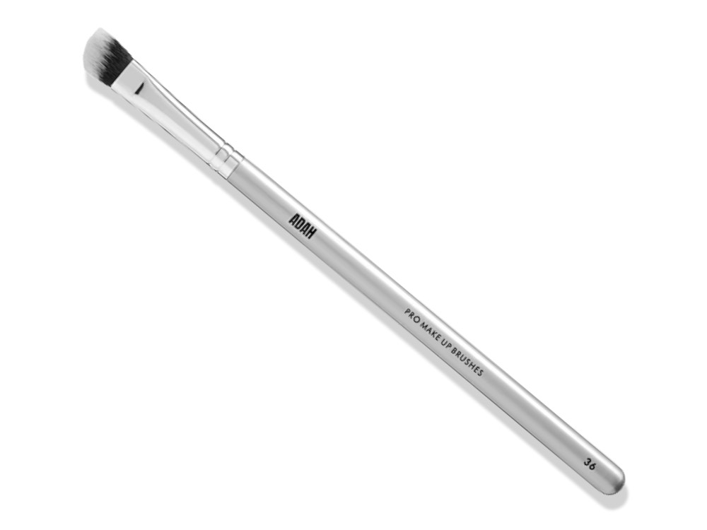 מברשת זויתית לטשטוש והנחת צללית מס׳ 36 לאיפור מקצועי מבית עדה לזורגן