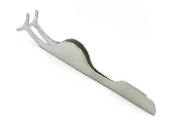 פינצטה להדבקת ריסים מלאכותיים שלמים לאיפור מקצועי מבית מונקו