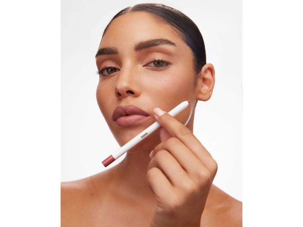 Long Lasting Lip Pencil עפרון שפתיים עמיד