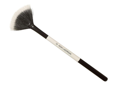 מברשת שימר מניפה מס׳ 19 לאיפור מקצועי מבית עדה לזורגן