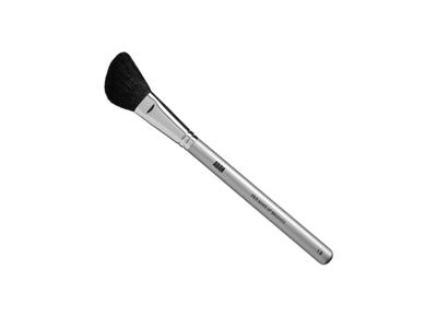 מברשת סומק זויתית מס׳ 18 לאיפור מקצועי מבית עדה לזורגן