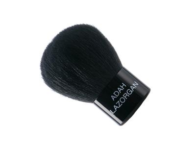 מברשת קבוקי לאיפור מקצועי מבית עדה לזורגן