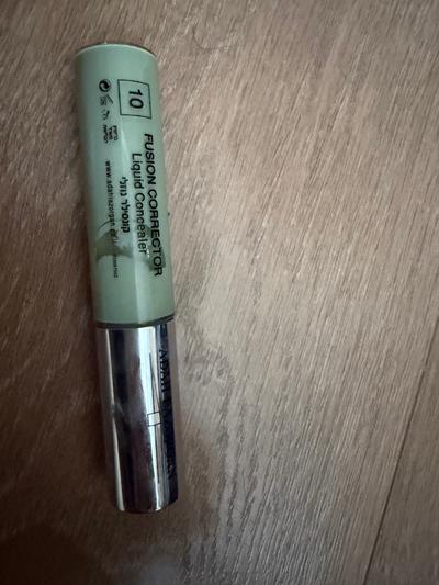 ביקורת מאת מיה לוגשי