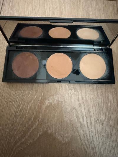 ביקורת מאת מיה לוגשי